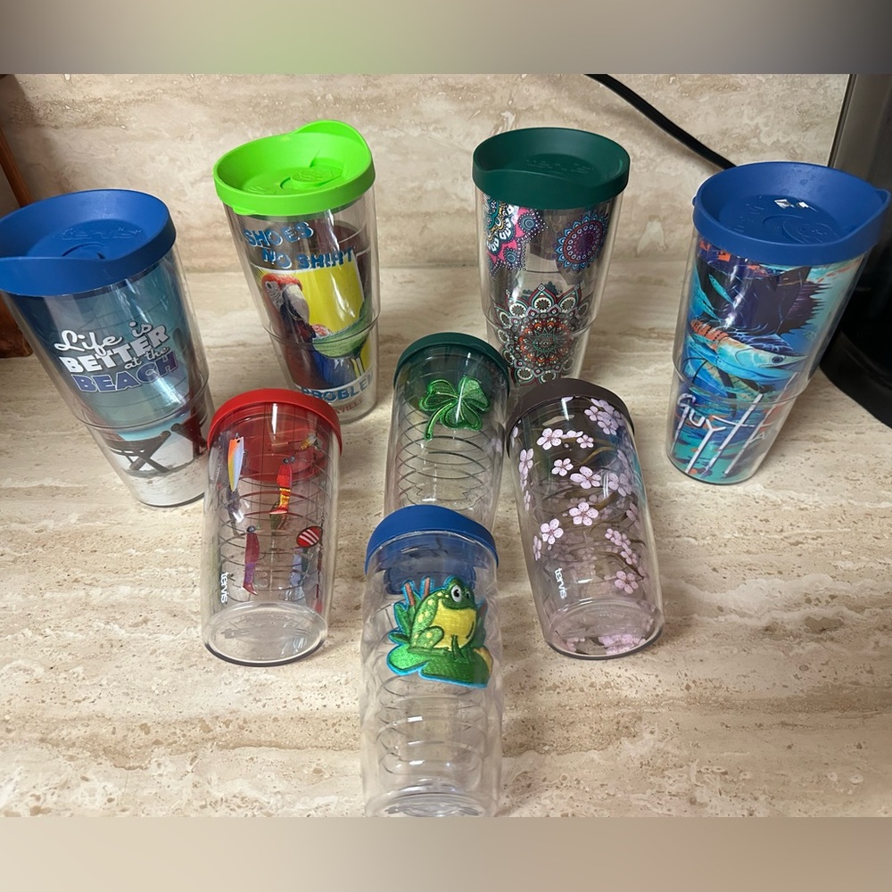 LOT OF 8 TREVIS TUMBLERS